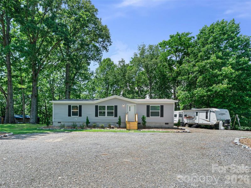 Exterior details and patio area of a home in , Marion (Image 22).