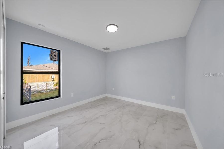 Spacious, unfurnished interior of a new home in , Lehigh Acres (Image 20).