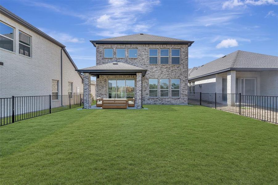 Exterior details and patio area of a home in Heath Golf & Yacht Villas, Heath (Image 3). Exterior details and patio area of a home in Heath Golf & Yacht Villas, Heath (Image 3).