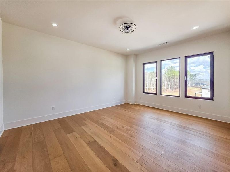 Spacious, unfurnished interior of a new home in , Auburn (Image 25).