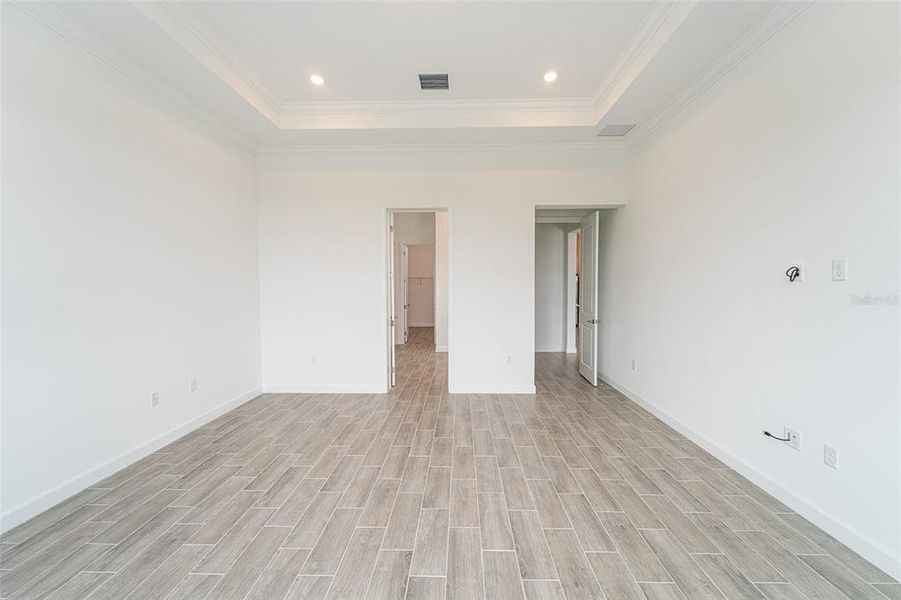 Spacious, unfurnished interior of a new home in Tesoro Club, Port St. Lucie (Image 25).