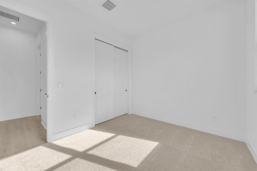 Spacious, unfurnished interior of a new home in Cove Royale, Stuart (Image 30). Spacious, unfurnished interior of a new home in Cove Royale, Stuart (Image 30).