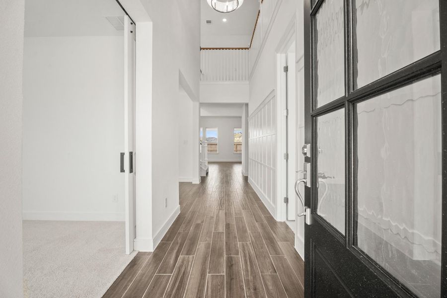 Welcoming foyer (*Photo not of actual home and used for illustration purposes only.) Welcoming foyer (*Photo not of actual home and used for illustration purposes only.)