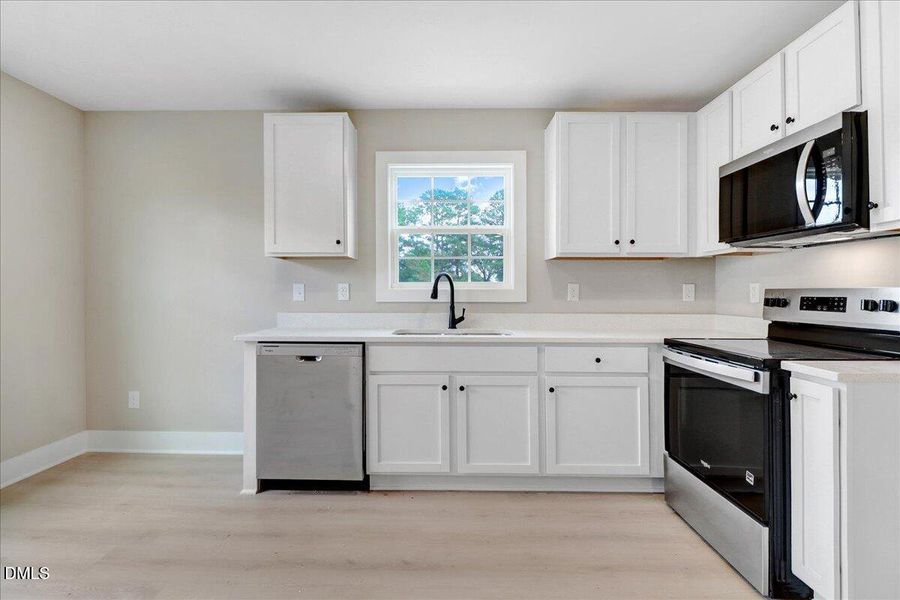 39-303 E James St-39