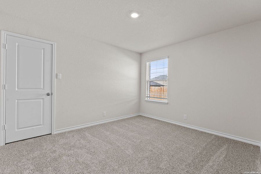Spacious, unfurnished interior of a new home in Steele Creek, Cibolo (Image 22).