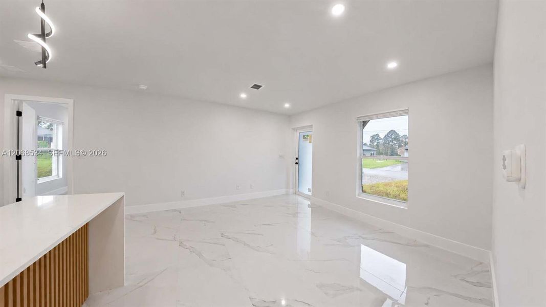 Spacious, unfurnished interior of a new home in , Lehigh Acres (Image 15).