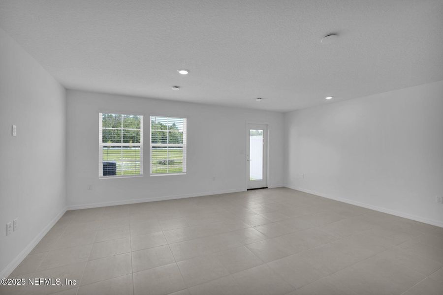 Spacious, unfurnished interior of a new home in , Jacksonville (Image 19).