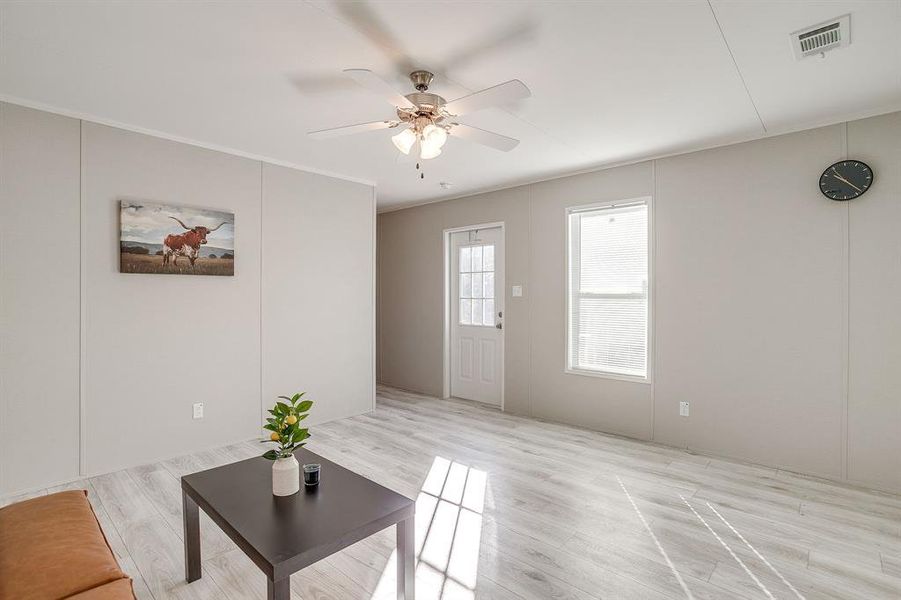 Spacious, unfurnished interior of a new home in , Granbury (Image 32). Spacious, unfurnished interior of a new home in , Granbury (Image 32).