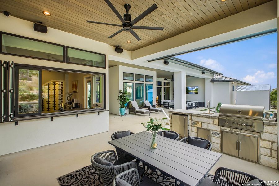 Exterior details and patio area of a home in , San Antonio (Image 30).