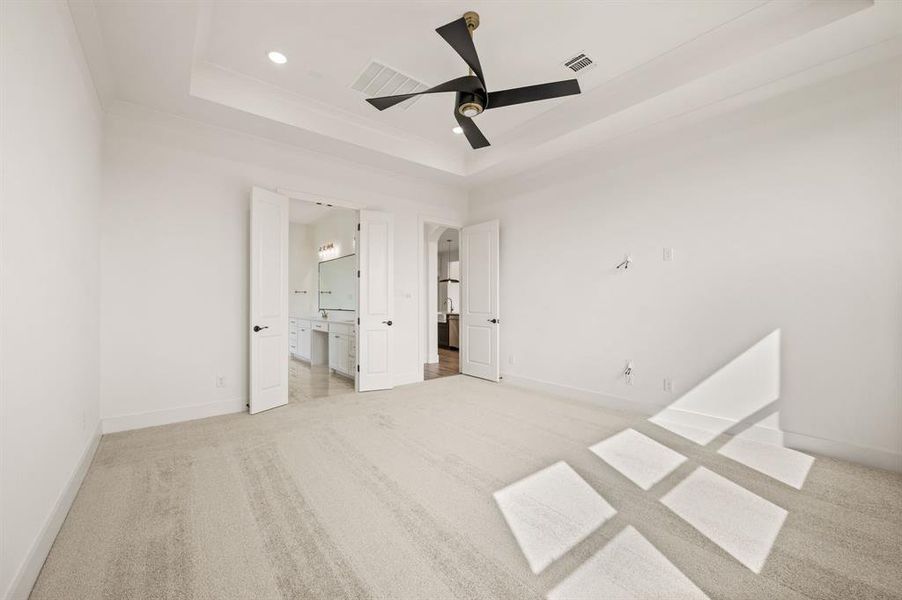 Spacious, unfurnished interior of a new home in NorthGlen, Haslet (Image 31).