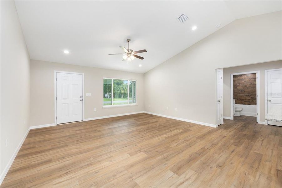 Spacious, unfurnished interior of a new home in , Dunnellon (Image 19). Spacious, unfurnished interior of a new home in , Dunnellon (Image 19).