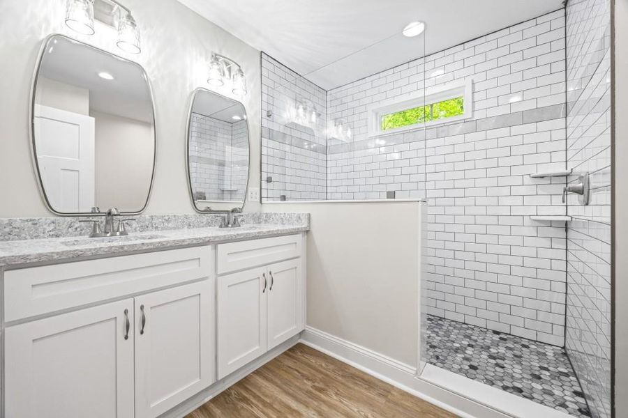 Furnished interior view inside a new home in , Lavonia (Image 37).