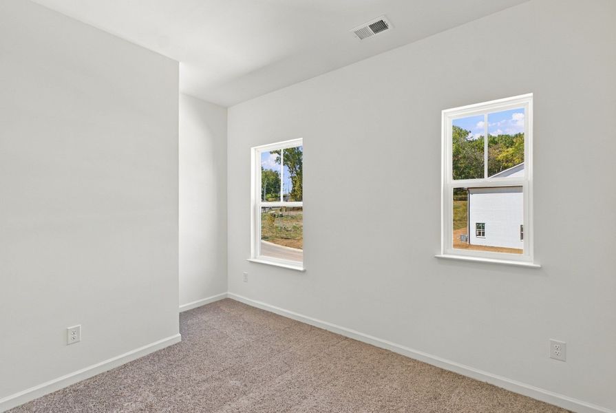 Spacious, unfurnished interior of a new home in Laurelwood Park, Gallatin (Image 28).
