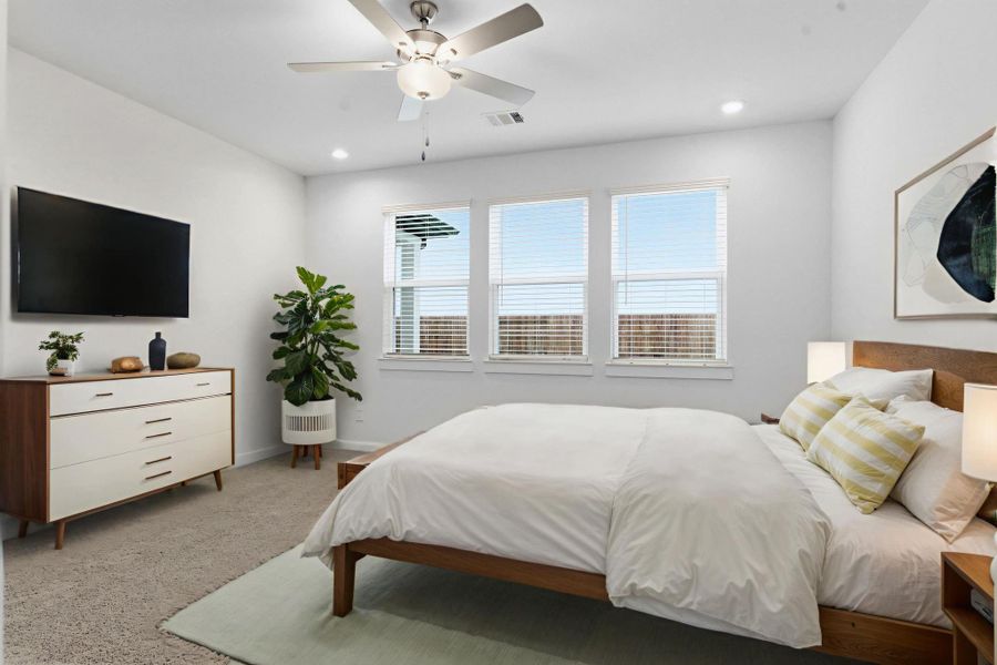 Furnished interior view inside a new home in , Iowa Colony (Image 30).