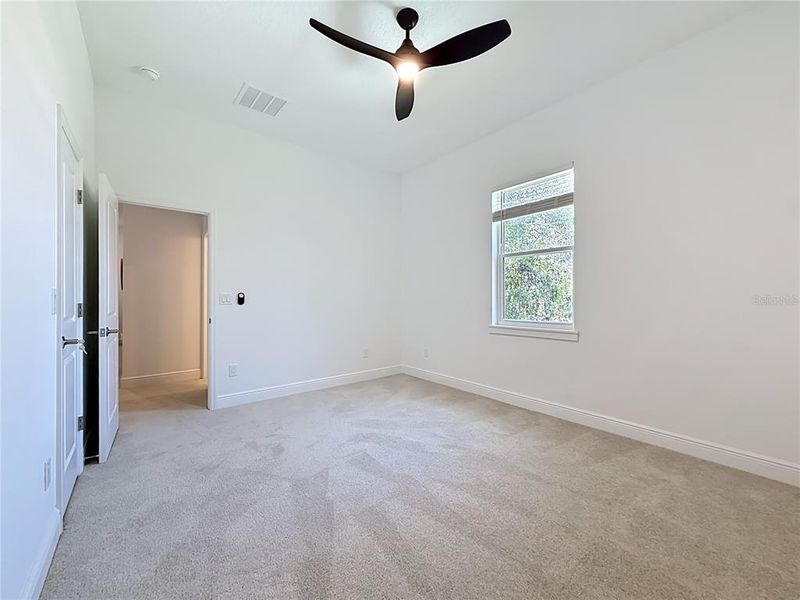 Spacious, unfurnished interior of a new home in , St. Petersburg (Image 21).