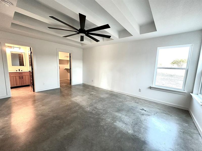 Spacious, unfurnished interior of a new home in , Strawn (Image 9).