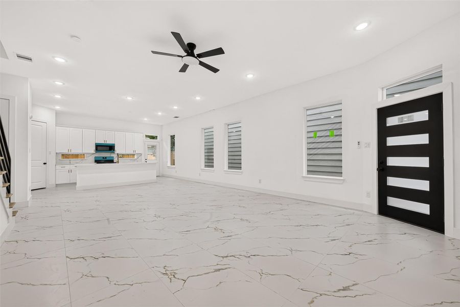 Spacious, unfurnished interior of a new home in , Houston (Image 35).