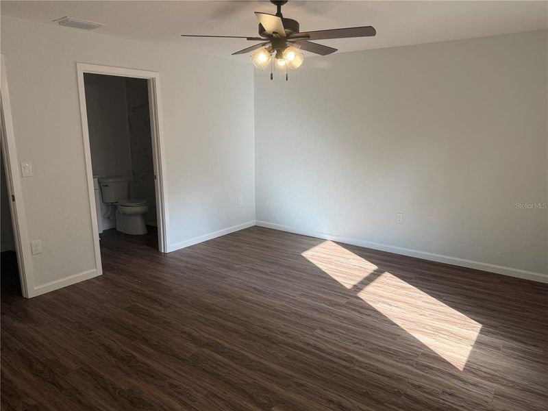 Spacious, unfurnished interior of a new home in , Summerfield (Image 11).