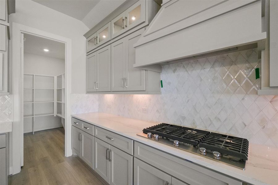 Furnished interior view inside a new home in Sienna 65', Missouri City (Image 11).