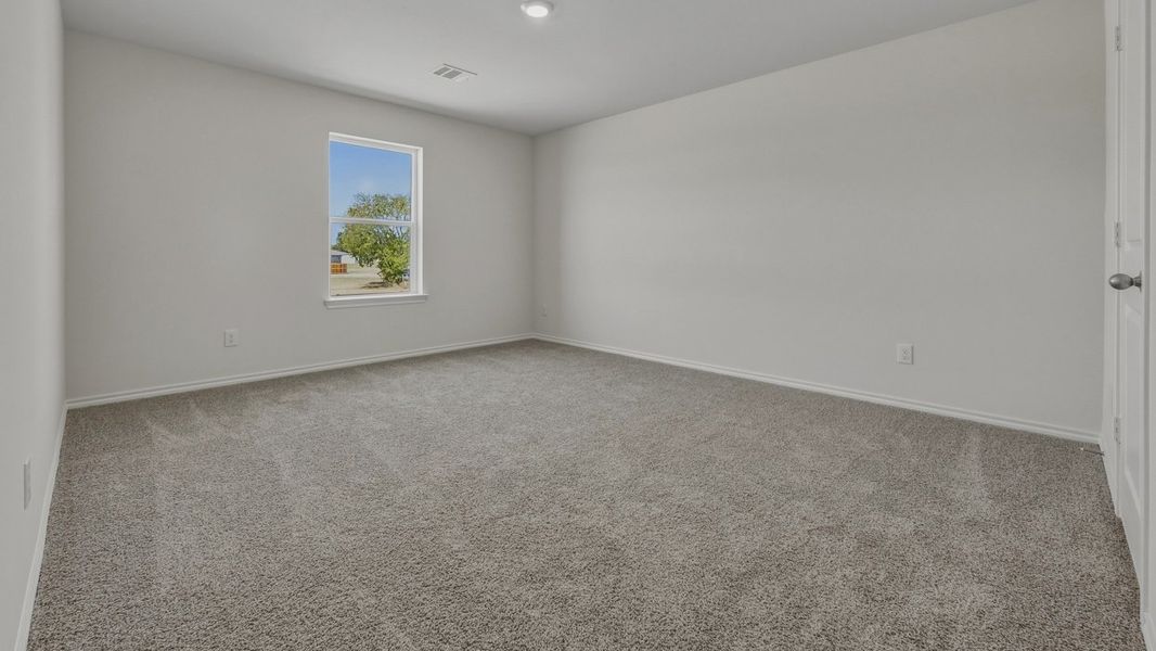 Spacious, unfurnished interior of a new home in Asher Oaks, Bonham (Image 8).