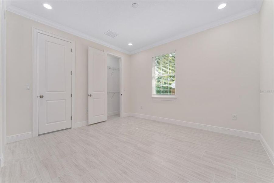 Spacious, unfurnished interior of a new home in , Belleview (Image 34).