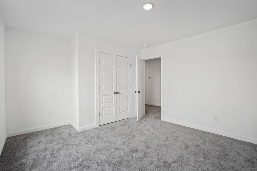 Spacious, unfurnished interior of a new home in Calista Farms, White House (Image 22).