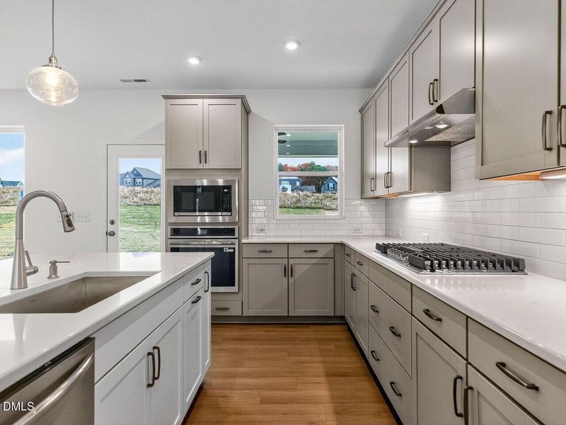 016-1280x960-kitchen