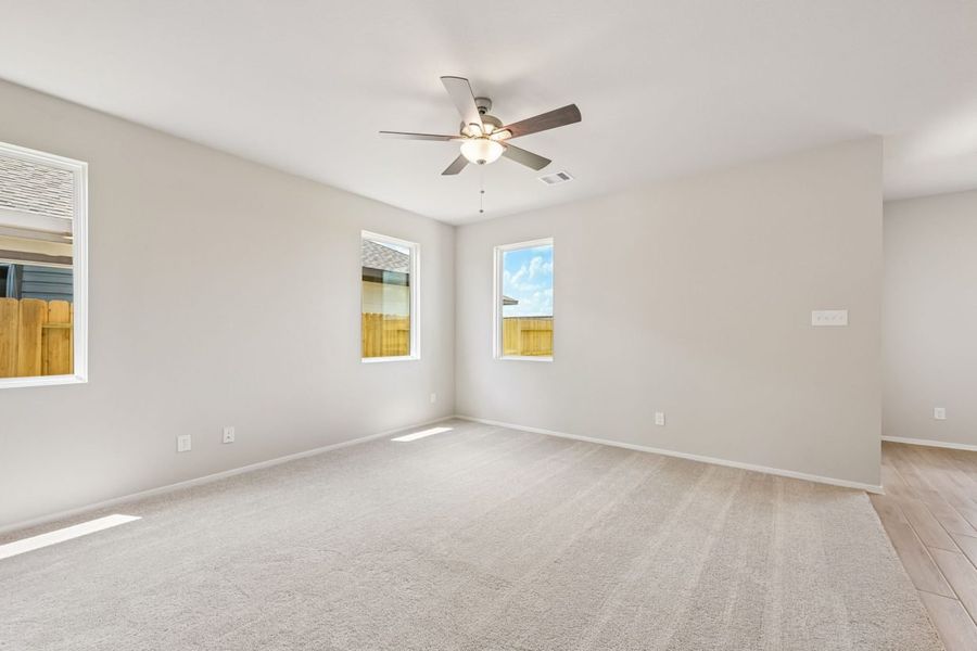 Spacious, unfurnished interior of a new home in Azalea, Pattison (Image 18).