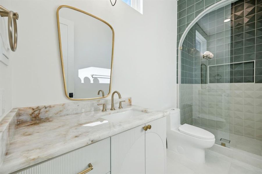 Furnished interior view inside a new home in , Dallas (Image 15).