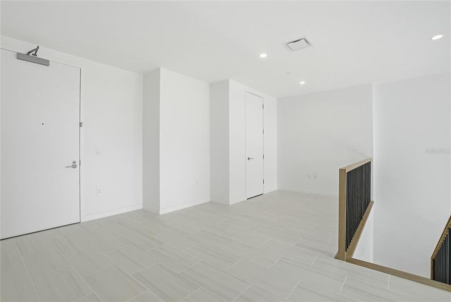 Spacious, unfurnished interior of a new home in , St. Petersburg (Image 42).