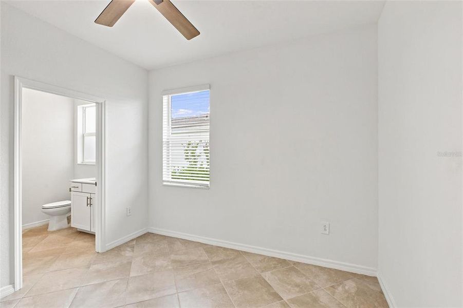 Spacious, unfurnished interior of a new home in , Venice (Image 19).
