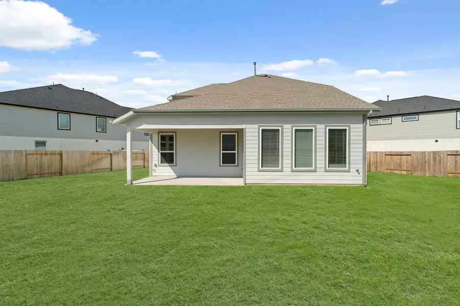 Exterior details and patio area of a home in Morton Creek Ranch, Katy (Image 2).