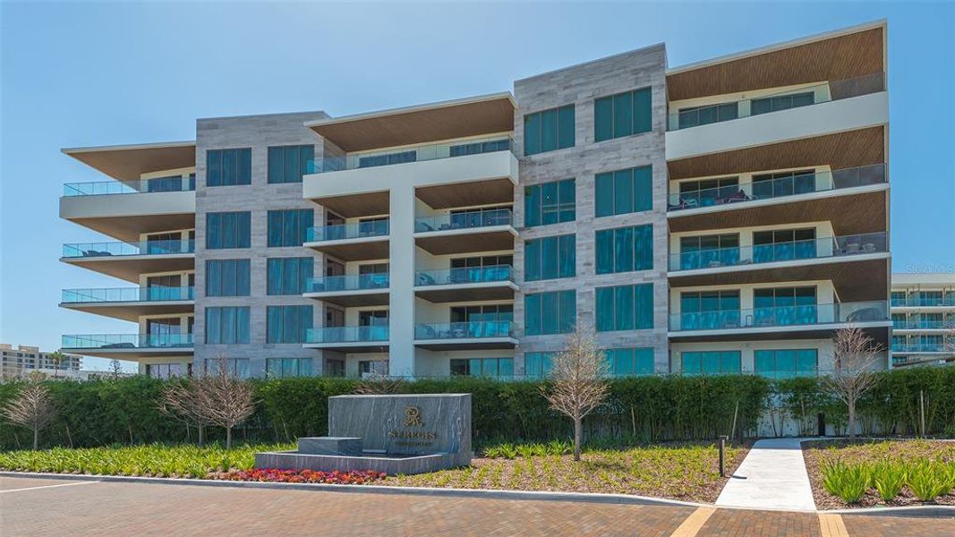 Condo located in Longboat Key, FL showcasing its design and architecture (Image 3). Condo located in Longboat Key, FL showcasing its design and architecture (Image 3).