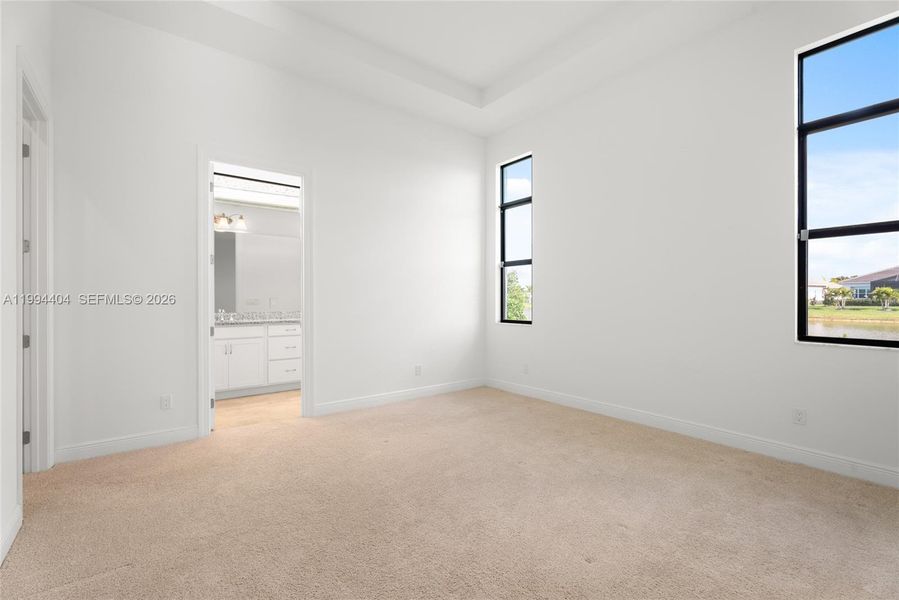 Spacious, unfurnished interior of a new home in , Port St. Lucie (Image 18).