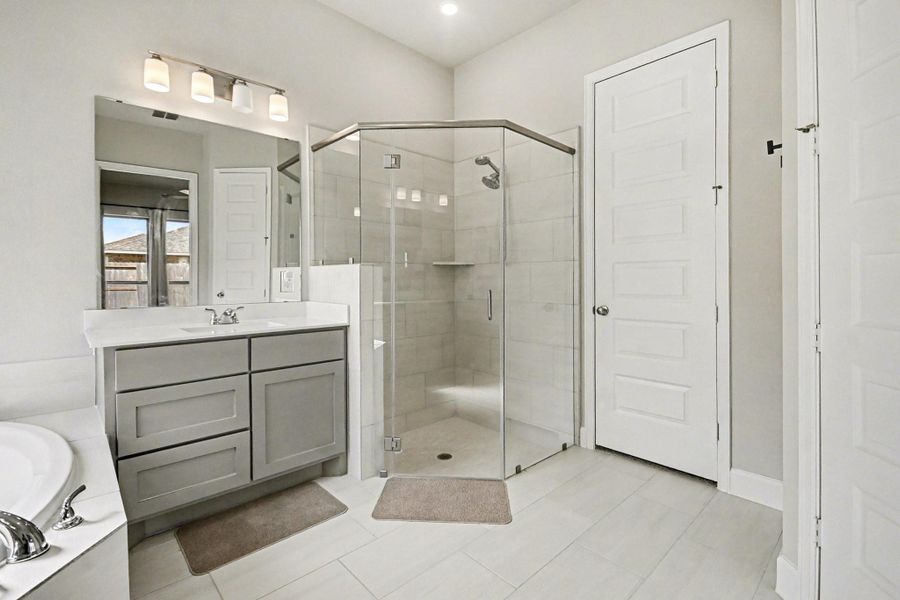 Furnished interior view inside a new home in Riceland 50', Mont Belvieu (Image 12). Furnished interior view inside a new home in Riceland 50', Mont Belvieu (Image 12).