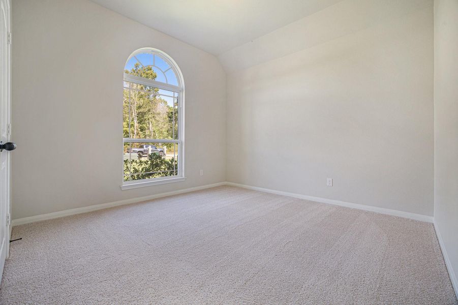 Spacious, unfurnished interior of a new home in Encino Estates, Dayton (Image 29).