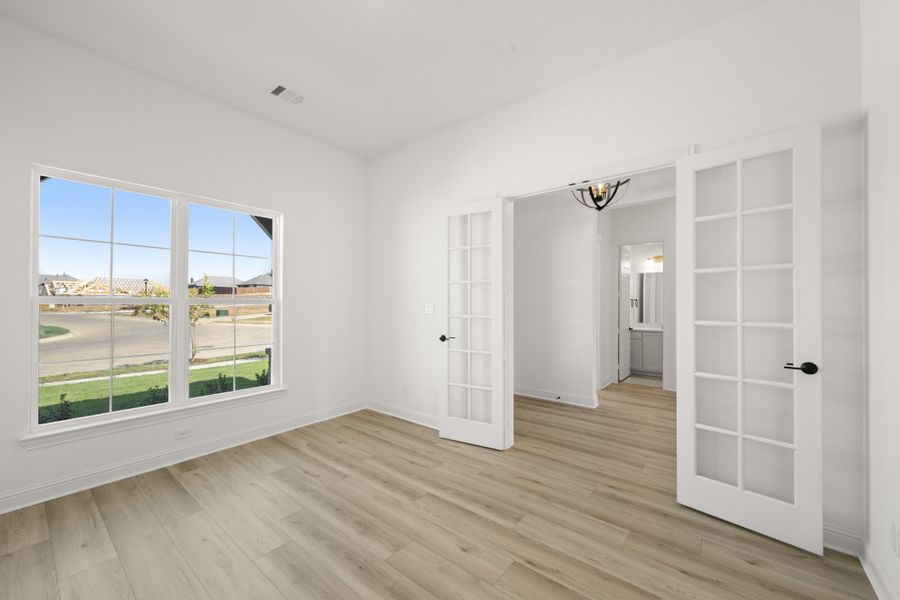 Spacious, unfurnished interior of a new home in Panchasarp Farms, Burleson (Image 19). Spacious, unfurnished interior of a new home in Panchasarp Farms, Burleson (Image 19).