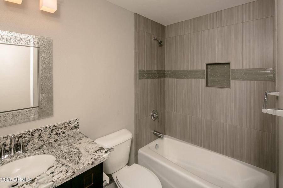 700EmpressDr_24 700EmpressDr_24