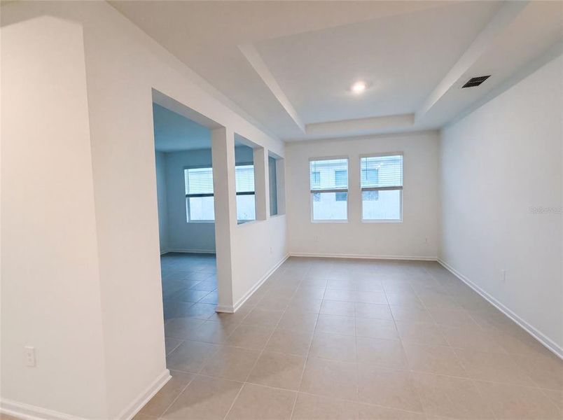 Spacious, unfurnished interior of a new home in Meadow Pointe, Groveland (Image 26).