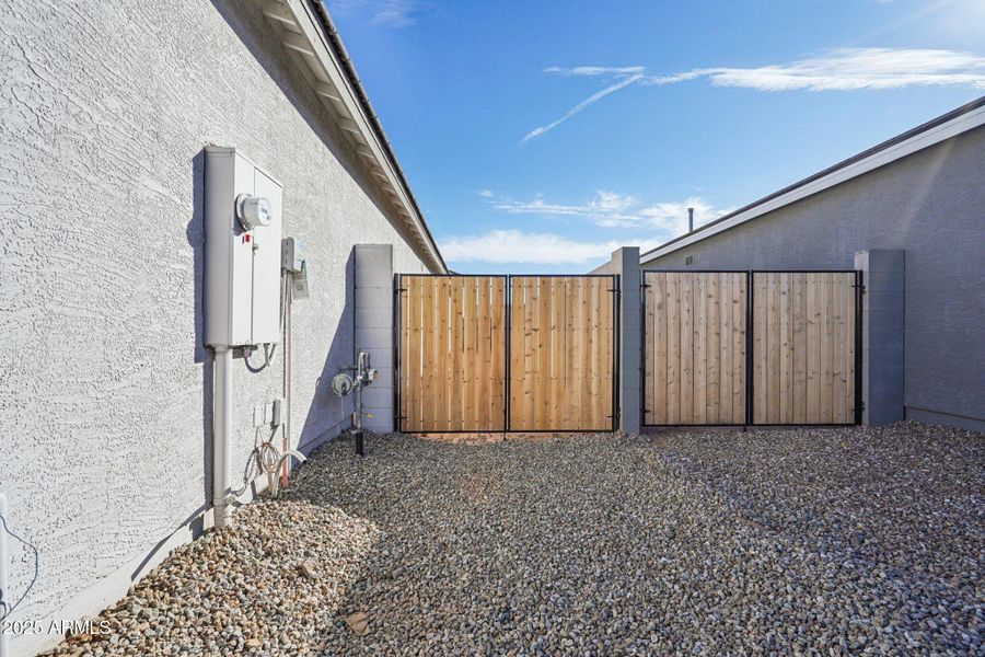 44-web-or-mls-W Mellen Ln-S0512-040