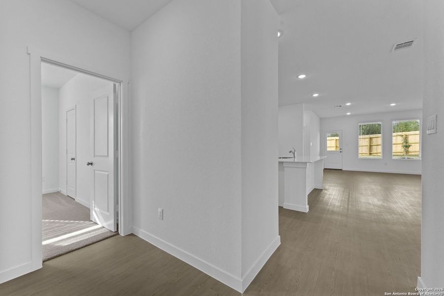 Spacious, unfurnished interior of a new home in , New Braunfels (Image 18).