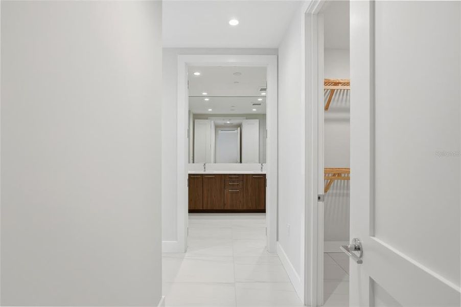 Spacious, unfurnished interior of a new home in , St. Petersburg (Image 71).