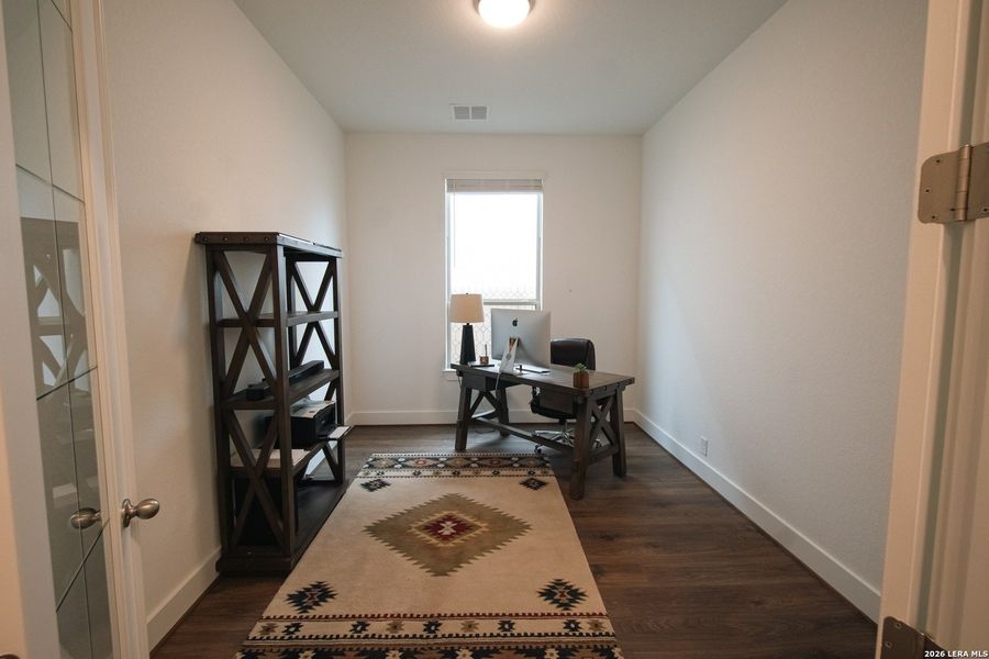 Furnished interior view inside a new home in Davis Ranch, San Antonio (Image 5). Furnished interior view inside a new home in Davis Ranch, San Antonio (Image 5).