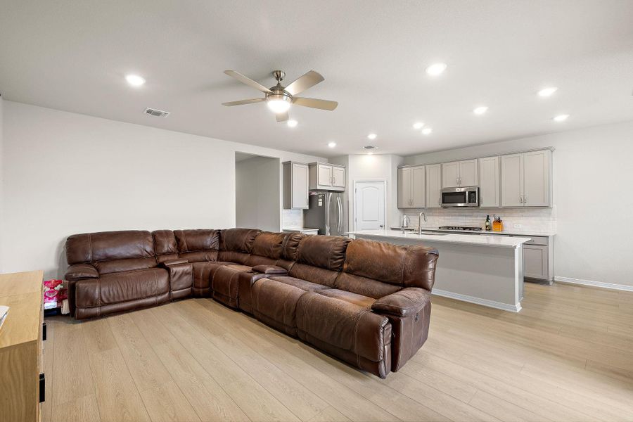 Furnished interior view inside a new home in Rolling Glen, Hutto (Image 12).