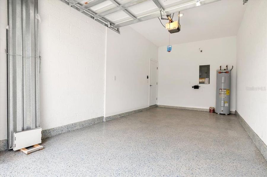 Spacious, unfurnished interior of a new home in , Bradenton (Image 21). Spacious, unfurnished interior of a new home in , Bradenton (Image 21).