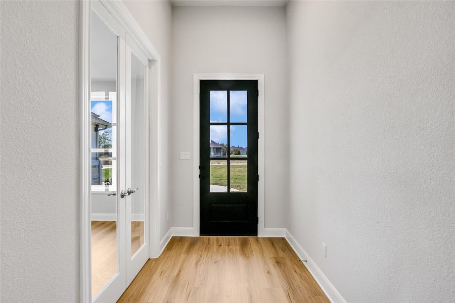 Spacious, unfurnished interior of a new home in , Burnet (Image 13).