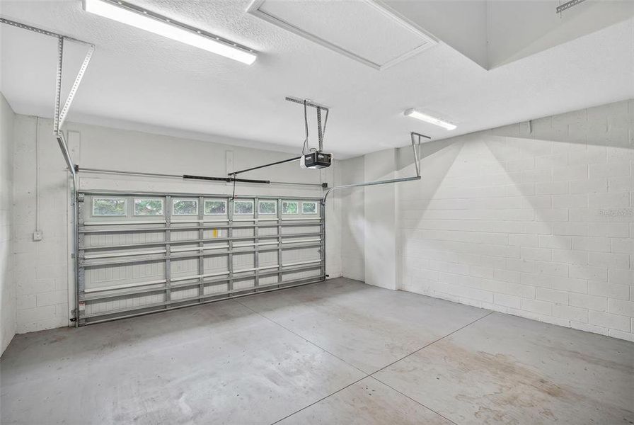 Spacious, unfurnished interior of a new home in , Largo (Image 23).