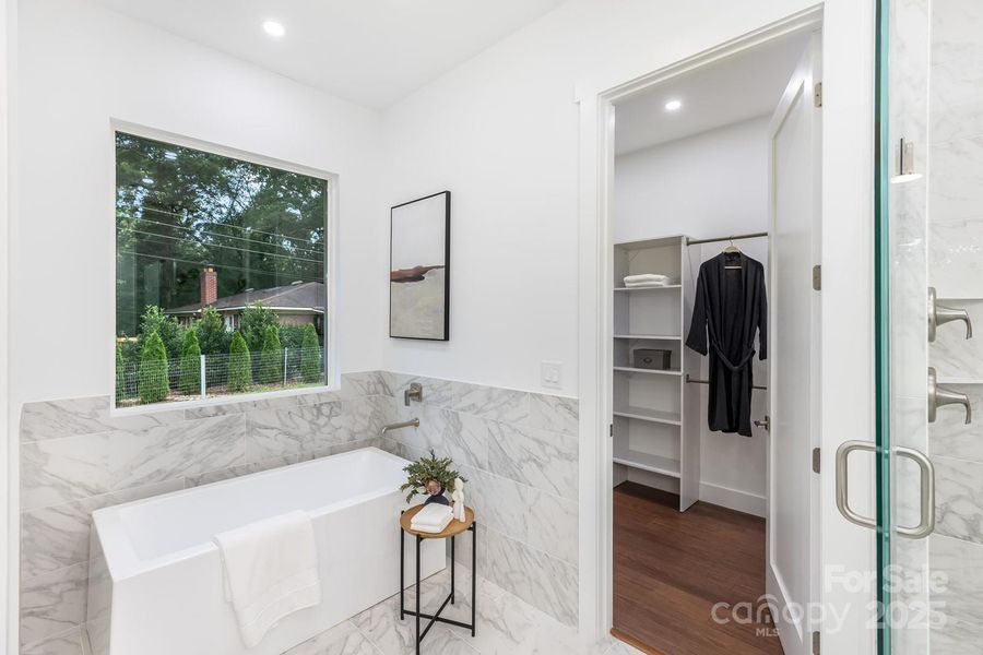 Master Vloset with Built Ins