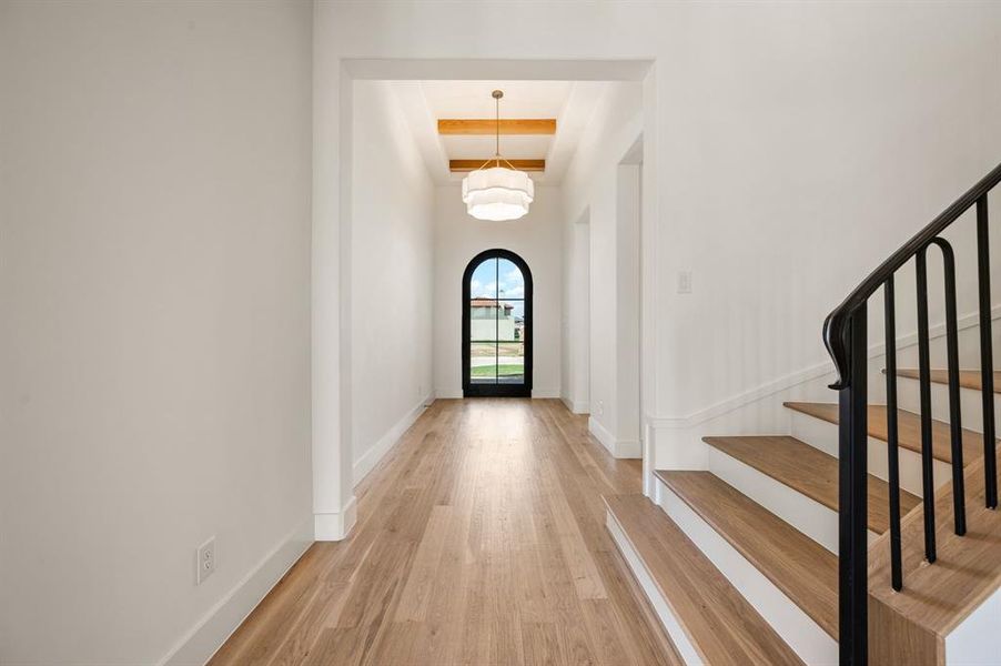 Spacious, unfurnished interior of a new home in The Resort on Eagle Mt. Lake, Fort Worth (Image 22).