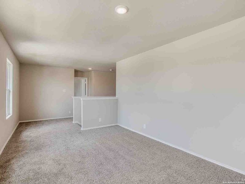 Spacious, unfurnished interior of a new home in Hannah Heights, Seguin (Image 31).